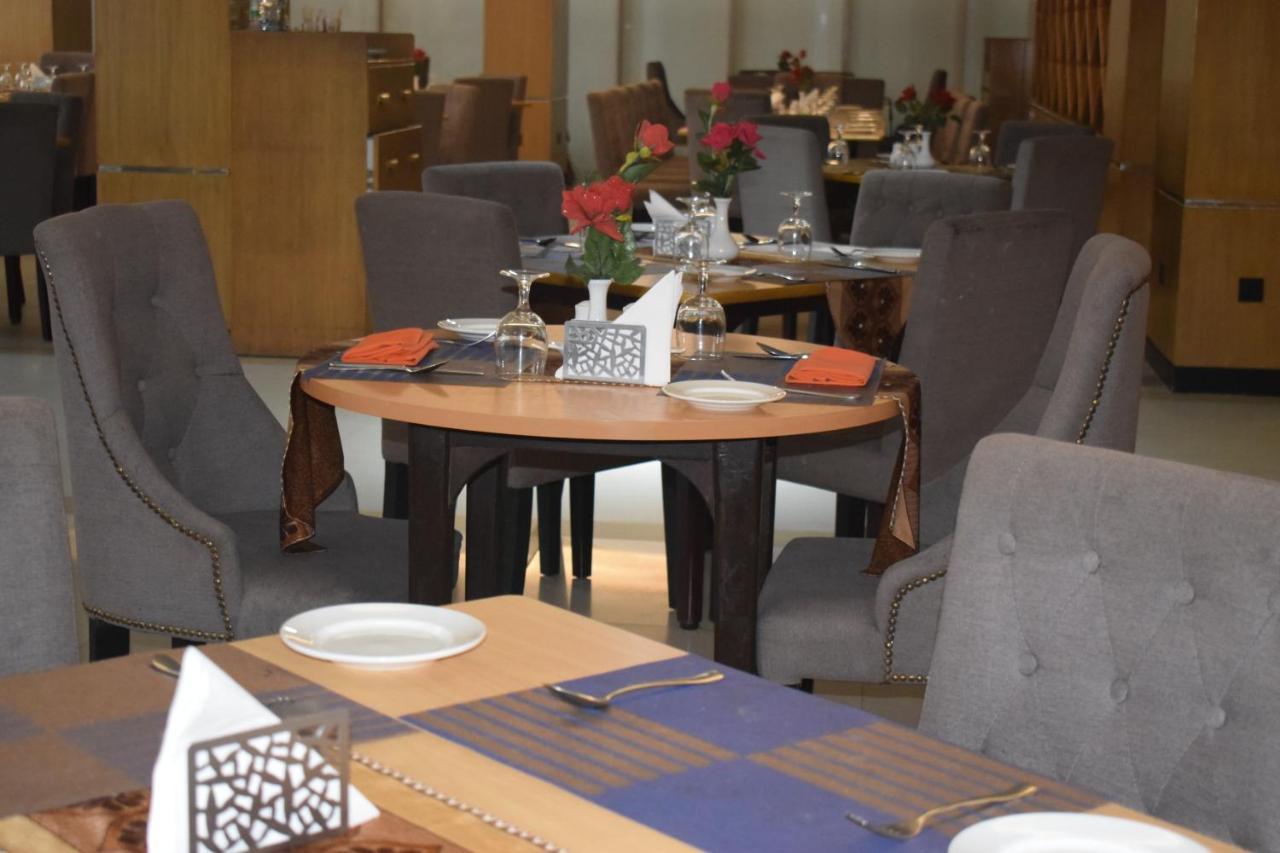 Momo Inn Bogra Exteriör bild